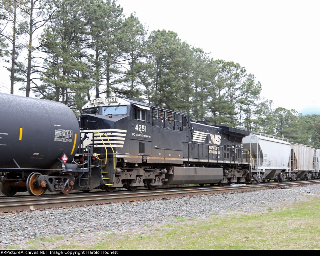 NS 4251 works as mid-train DPU on NS train 350